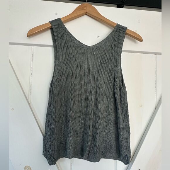 Korye Knit crop tank size large - Picture 2 of 4